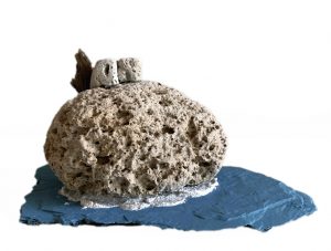 Miniatur Skulptur Felsen aus Bimstein mit Häuschen auf Meer